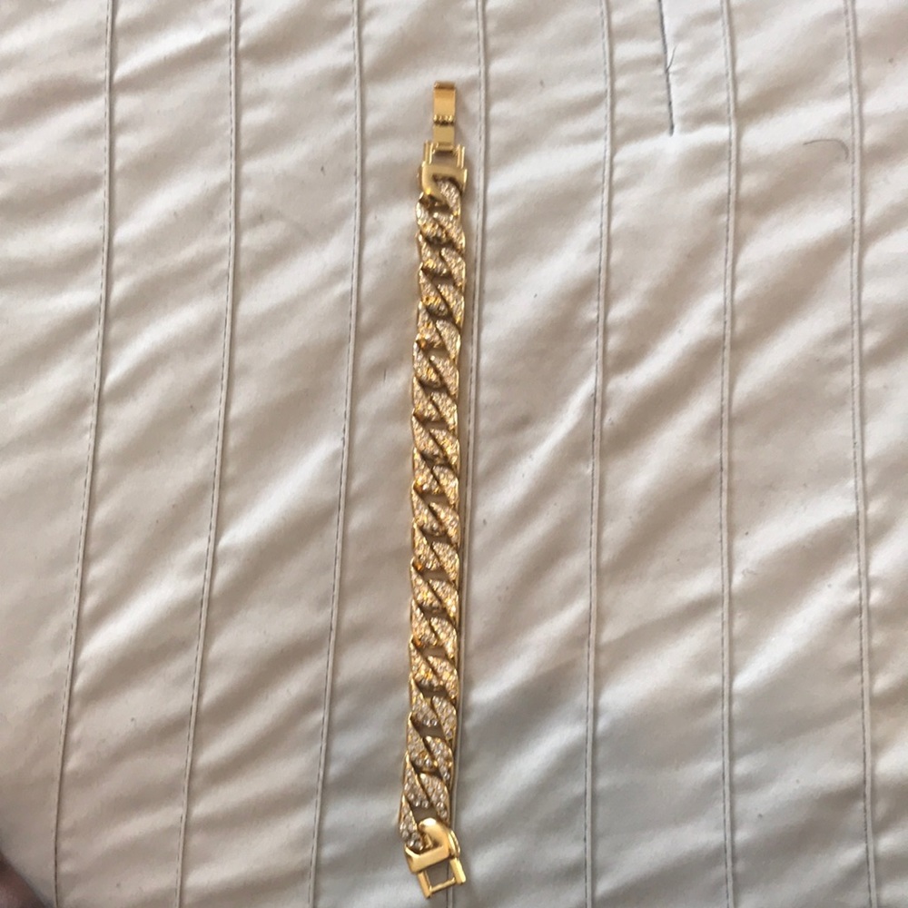 Jewelry - Picture 2 of 3